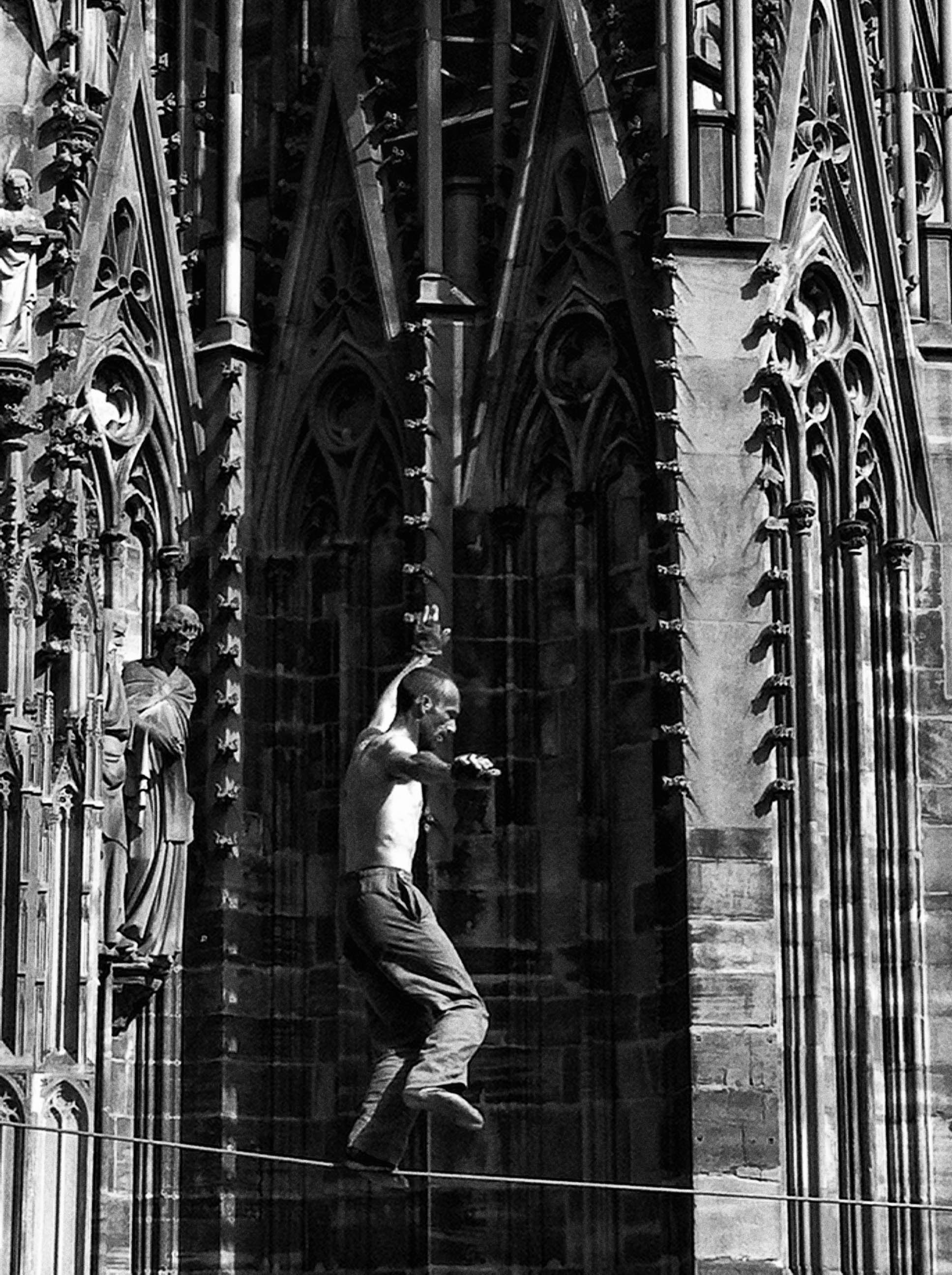 millénaire cathédrale de strasbourg, le funambule