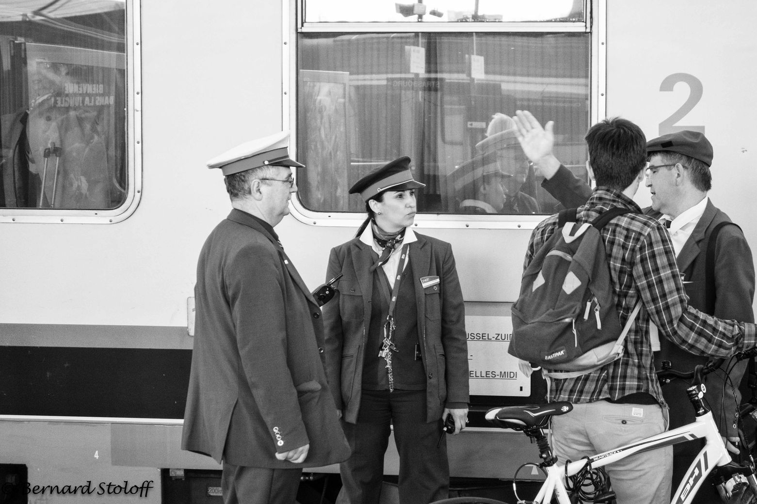 PHOTOGRAPHIER LE CYCLISTE ET SON TRAIN, GARE DE STRASBOURG, ALSACE